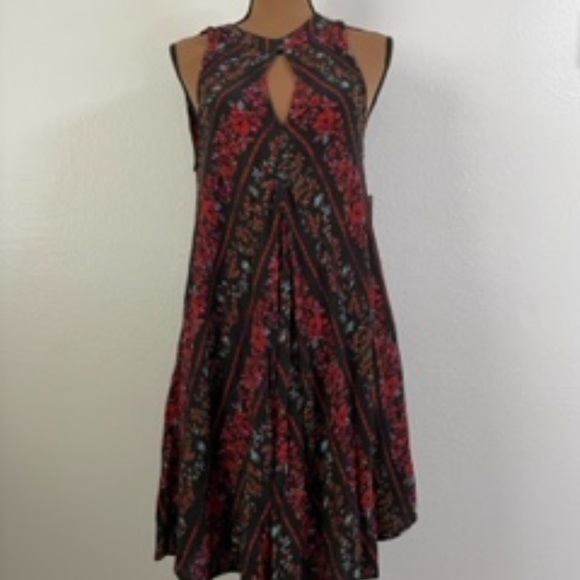 Volcom Keyhole Knee Length Floral Print Dress *NWT* - Picture 1 of 6